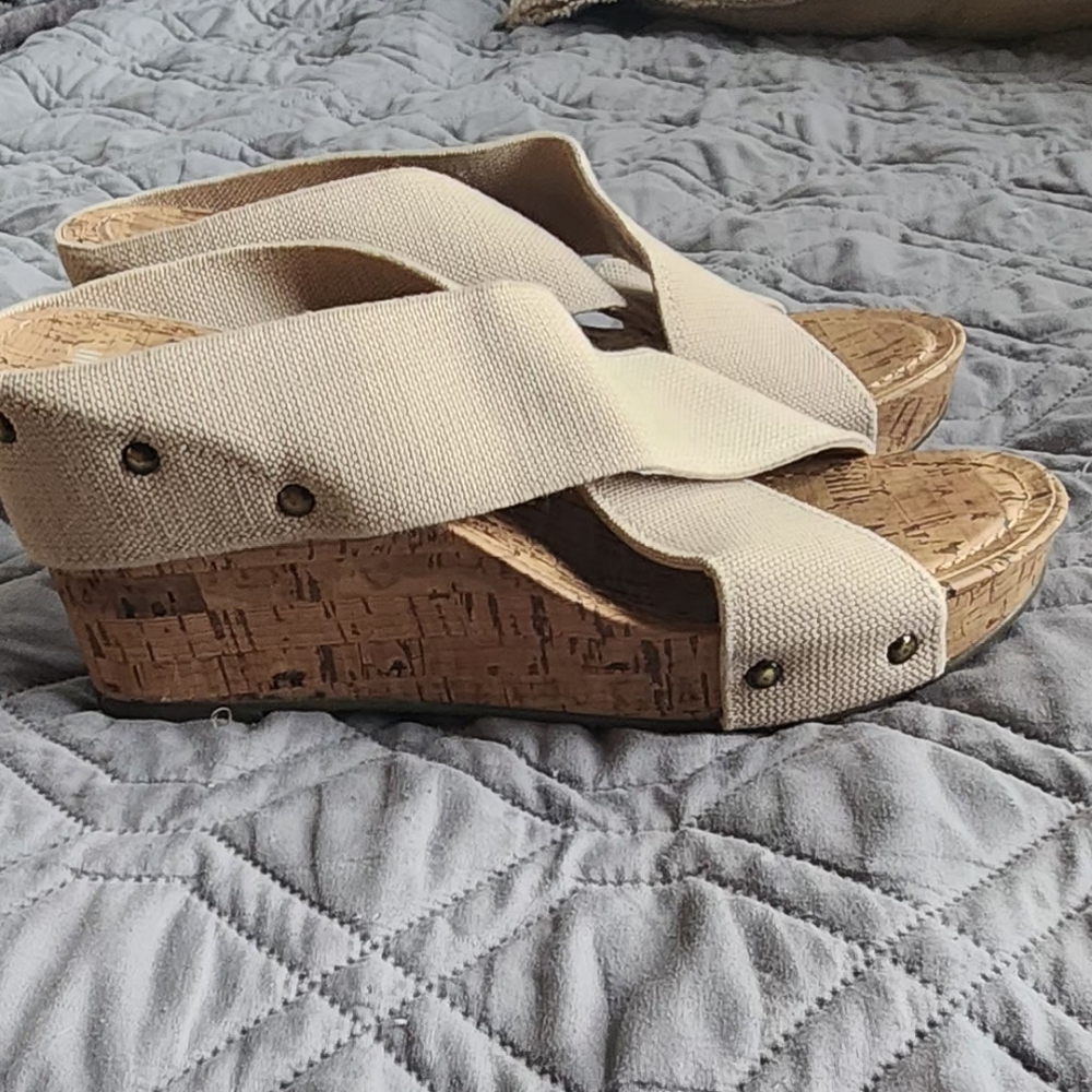 Esprit Cream Wedge Sandals with Slingback Design